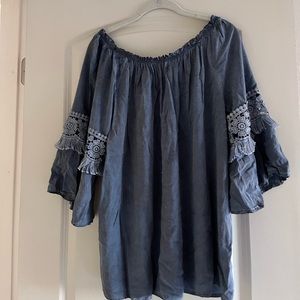 Off the shoulder top! Barely warn